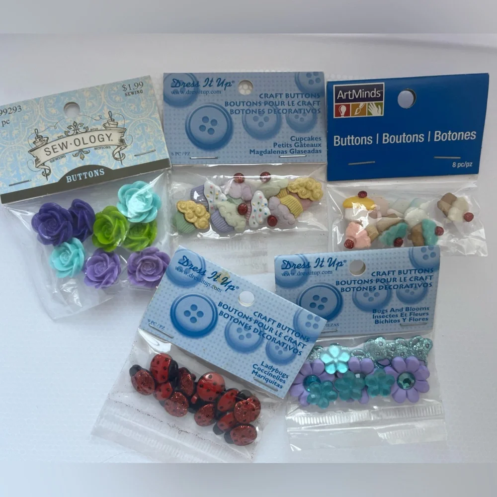 Buttons - Picture 1 of 4